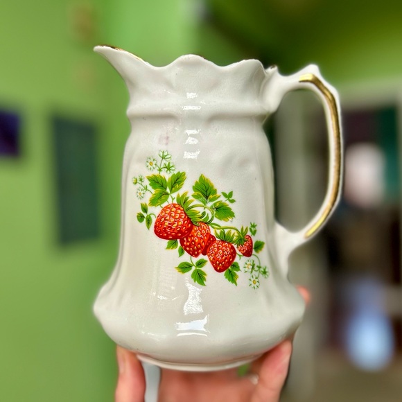 Vintage Dainty Porcelain Strawberry Field Cottagecore Farmhouse Kitchen Pitcher - Picture 11 of 13